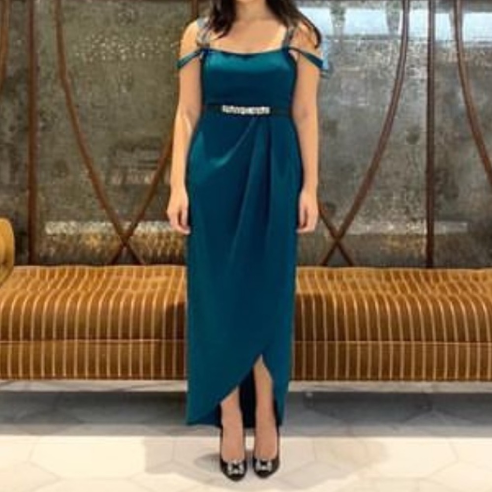 XSCAPE Double Strap Tulip Hem Crepe Gown Dress